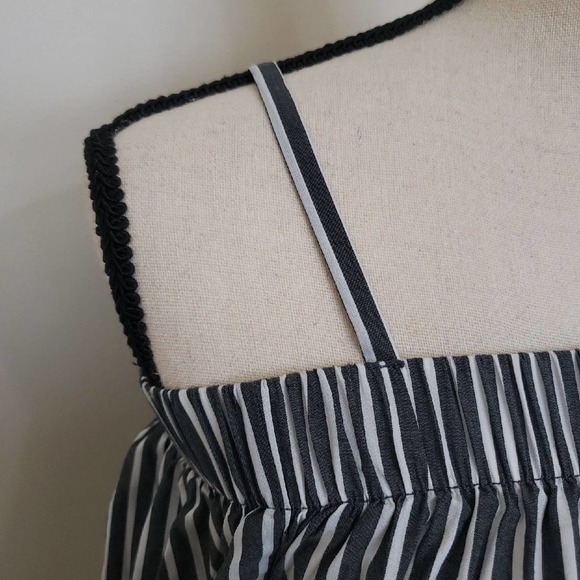 A Byer Cold Shoulder Gray and White Striped Top Sz S - Picture 3 of 9